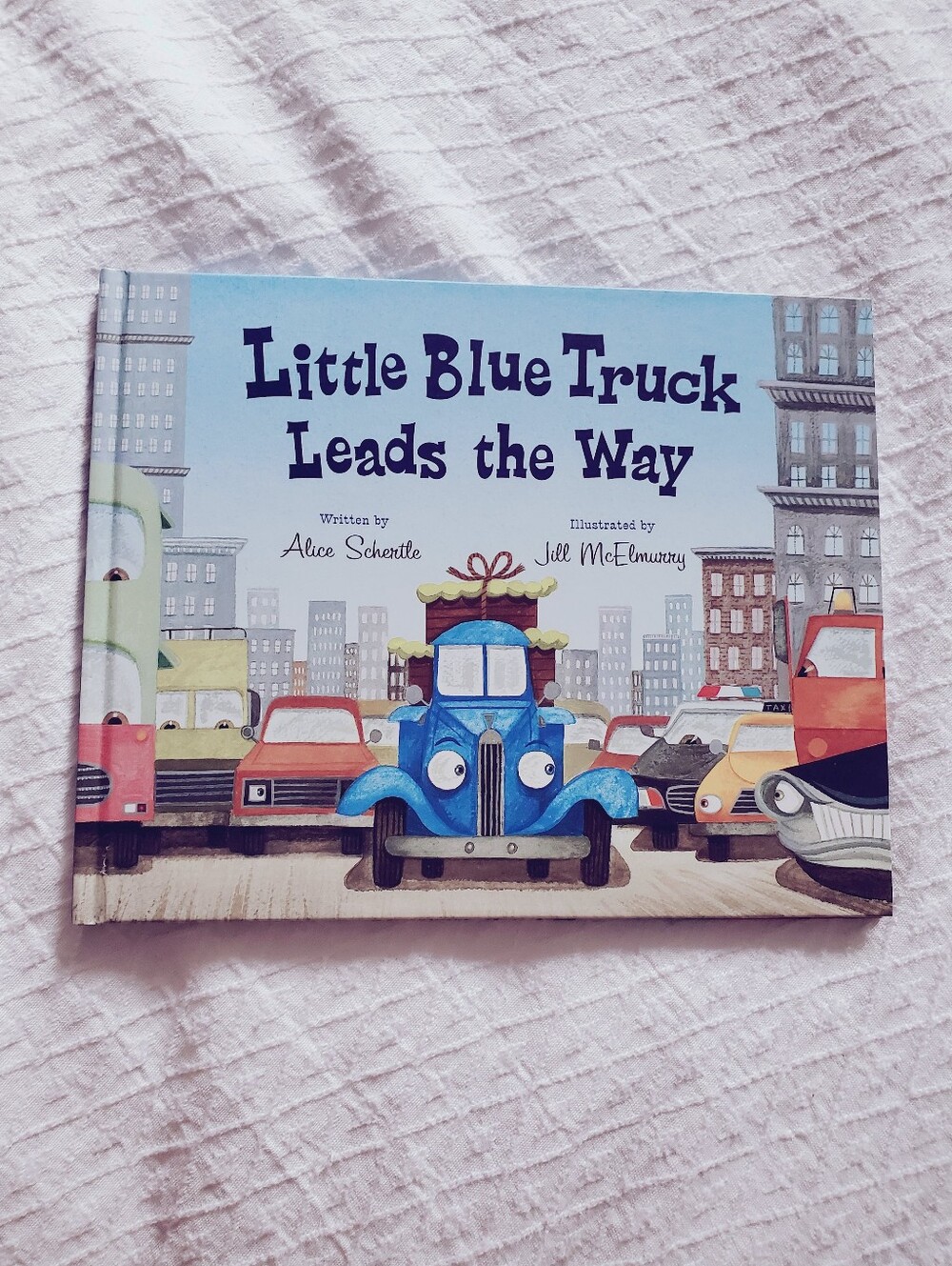 LITTLE BLUE TRUCK LEADS THE WAY HARD COVER BRAND NEW